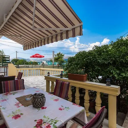 Maja Apartamento